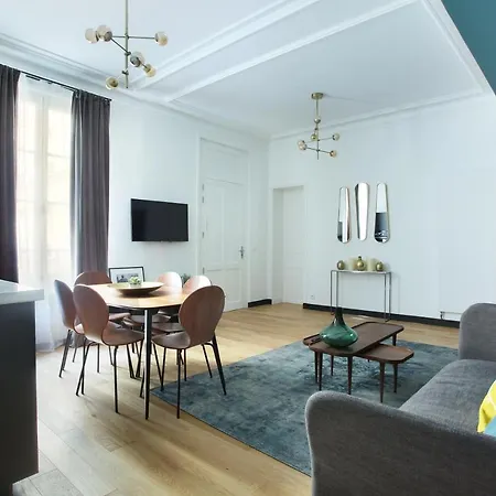 Lägenhet Champ De Mars - Tour Eiffel By Prestige *